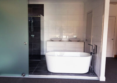 Cottage Point ensuite and main bedroom renovation (2)